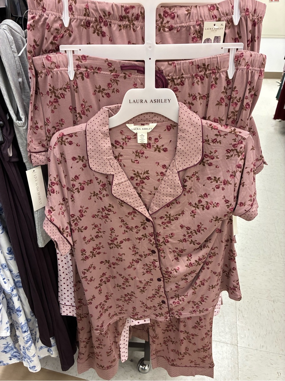 NEW*** Laura Ashley Rose-Print Short Sleeve Pajama three piece Set in Dusty Pink